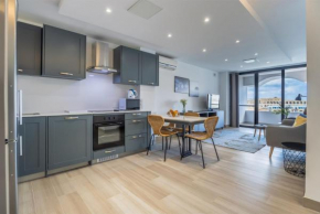 Deluxe Seaview Apartment